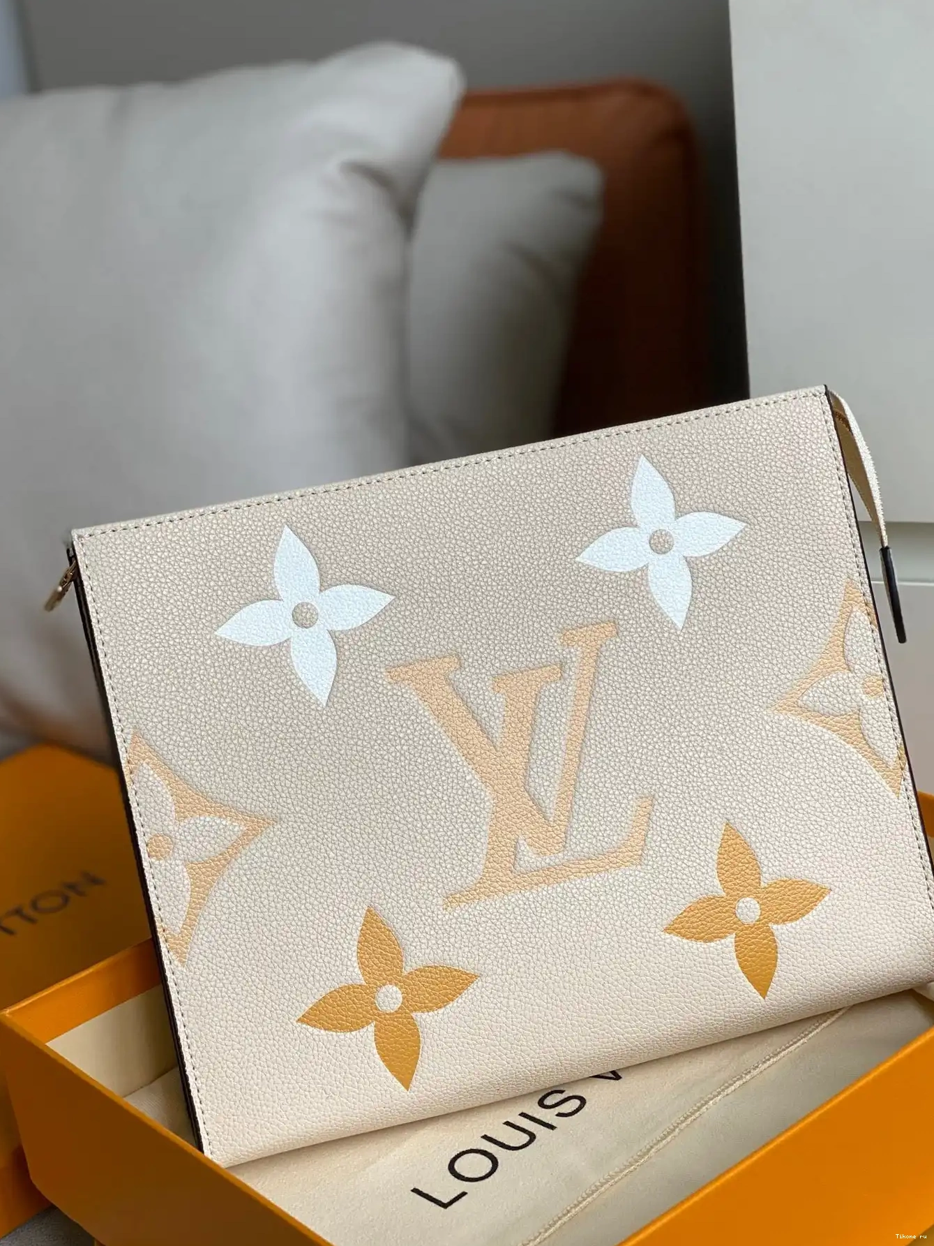 Affordable LOUIS VUITTON 26 POUCH TOILETRY 0508